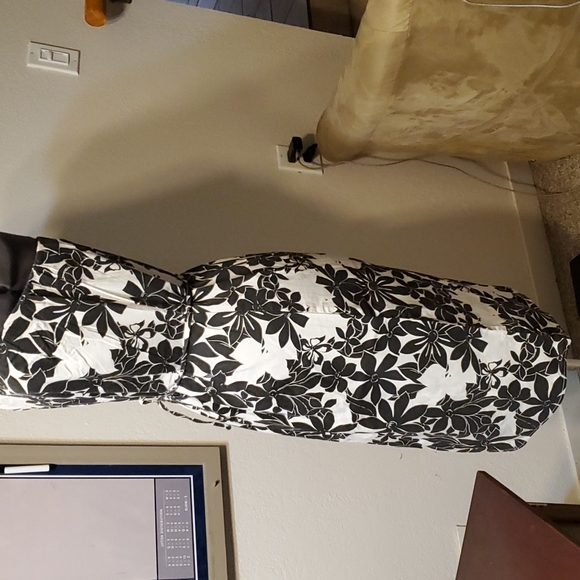 B/W Strapless Dress in Tropical Print; Sz 11 - Picture 7 of 11
